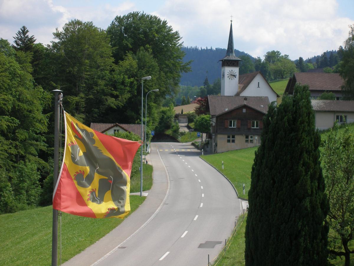 Gasthof Roessli Wyssachen Bagian luar foto